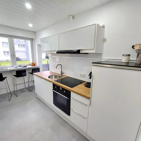 Helle, Moderne Wohnung, 2 Schlafzimmer, Naehe Duesseldorf, W-lan *