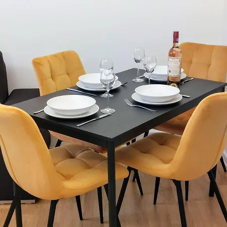 Helle, Moderne Wohnung, 2 Schlafzimmer, Naehe Duesseldorf, W-lan Krefeld