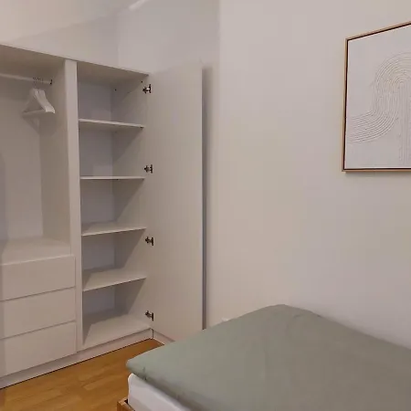 Helle, Moderne Wohnung, 2 Schlafzimmer, Naehe Duesseldorf, W-lan Apartmán
