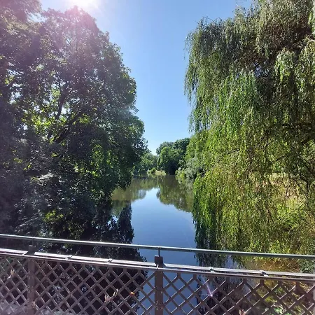 Helle, Moderne Wohnung, 2 Schlafzimmer, Naehe Duesseldorf, W-lan Apartmán Krefeld